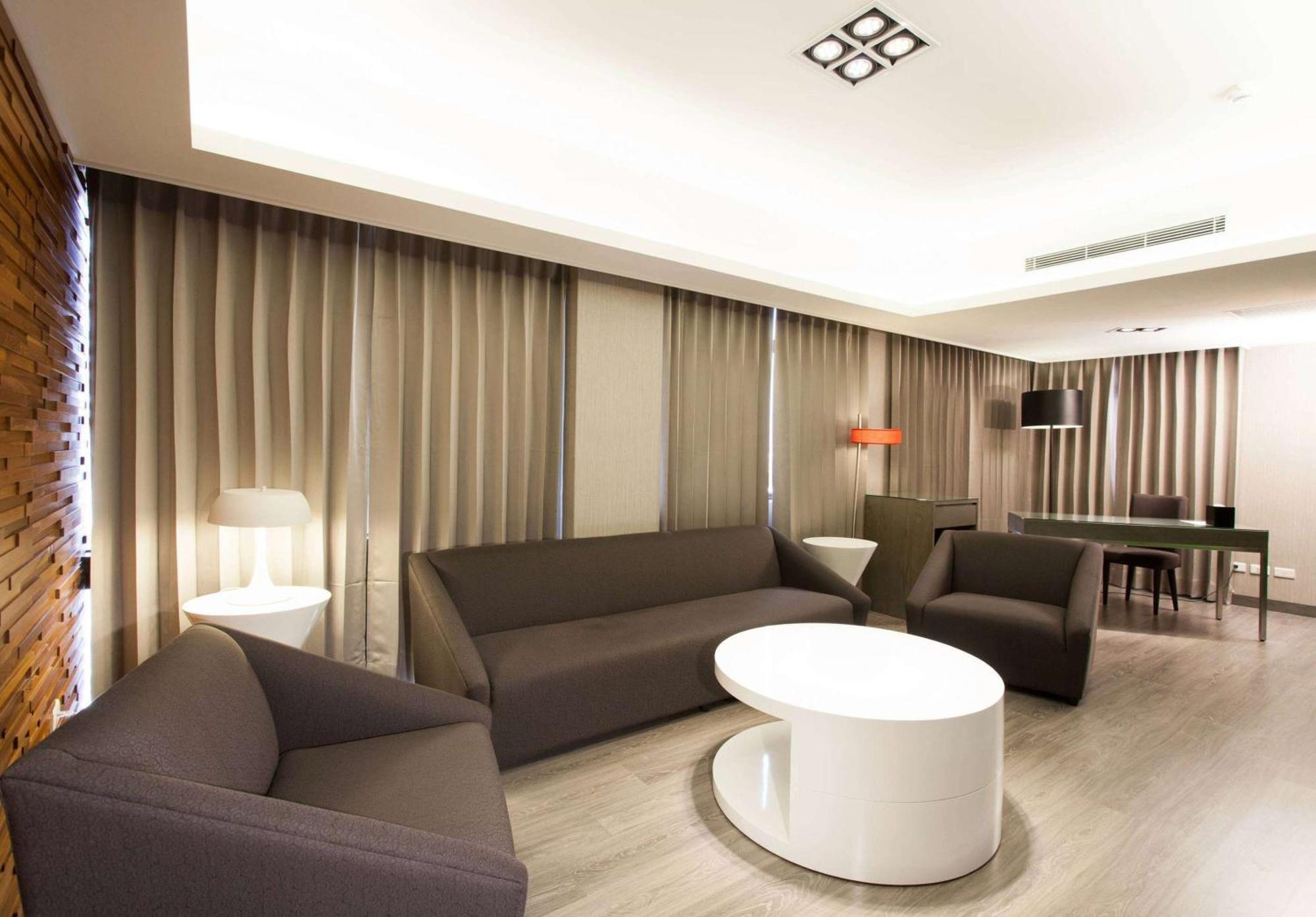 Ramada Encore By Wyndham Hualien Exterior photo